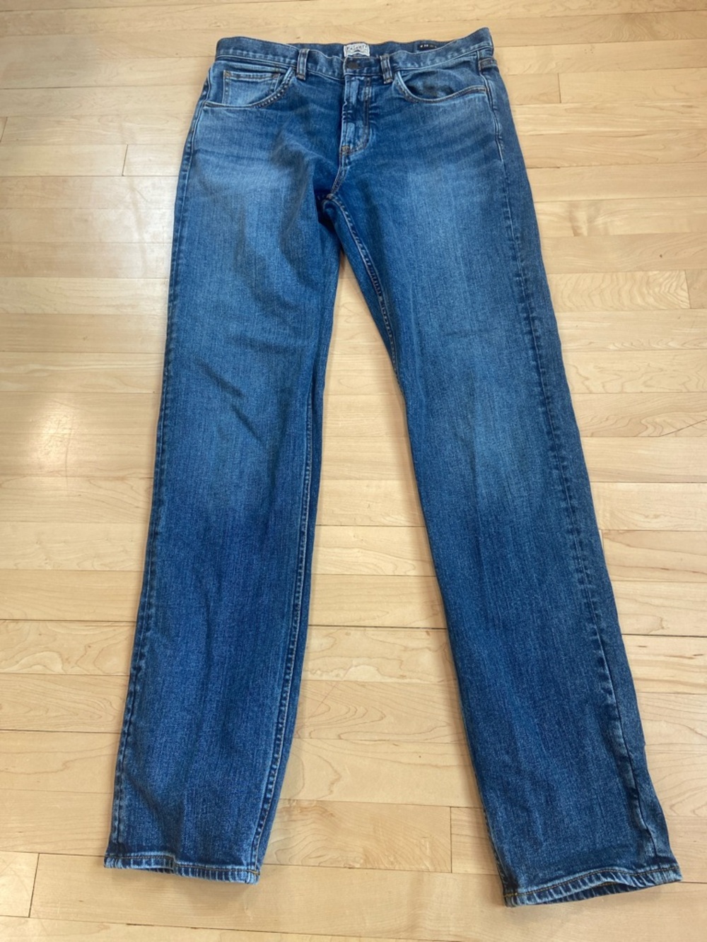 EUC Like New Condition Faherty Mens Jeans 32x34